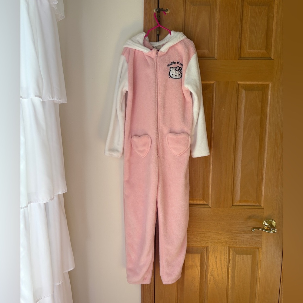 🤍H&M🤍 Halloween Hello Kitty costume 🤍 size 6-7
